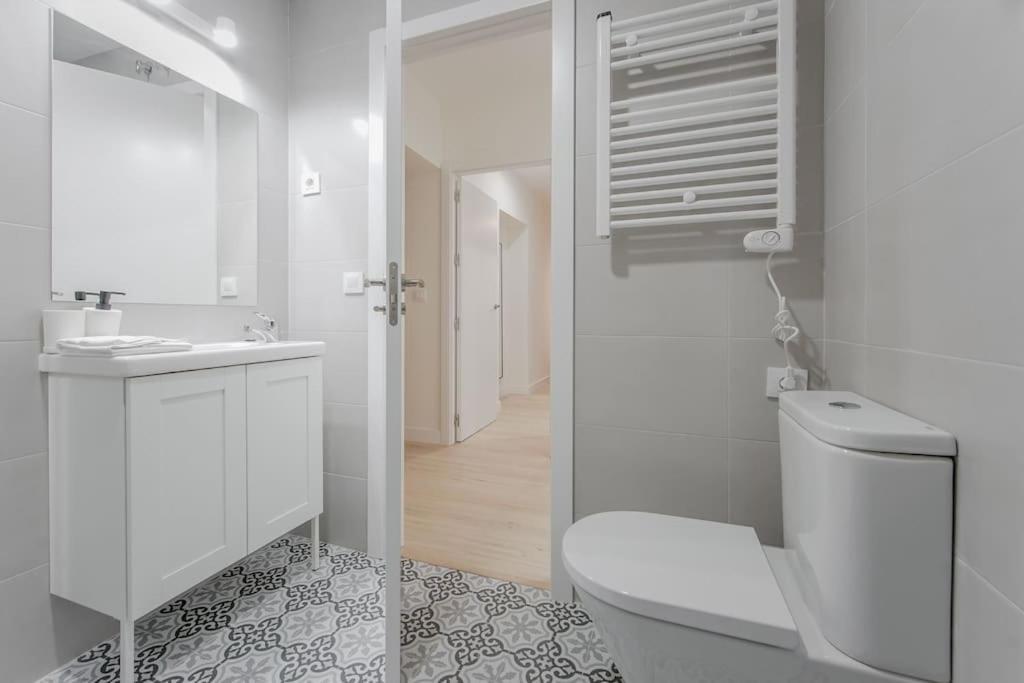 Modern Apt Para 6Px En La Plaza De Tirso De Molina Madrid Dış mekan fotoğraf